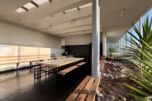 Apartment | Outdoor dining
