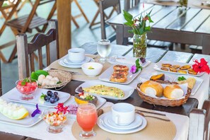 Desayuno típico de la región gratuito y diario