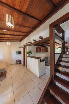 Comfort chalet | Woonruimte | Een televisie