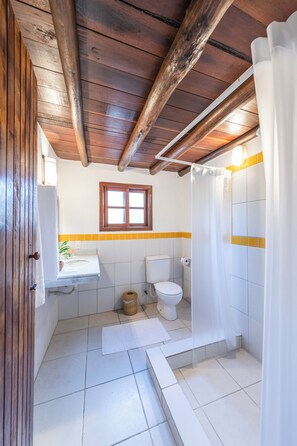Family Chalet | Bathroom - Pousada Arraial Dos Sonhos (Porto Seguro)