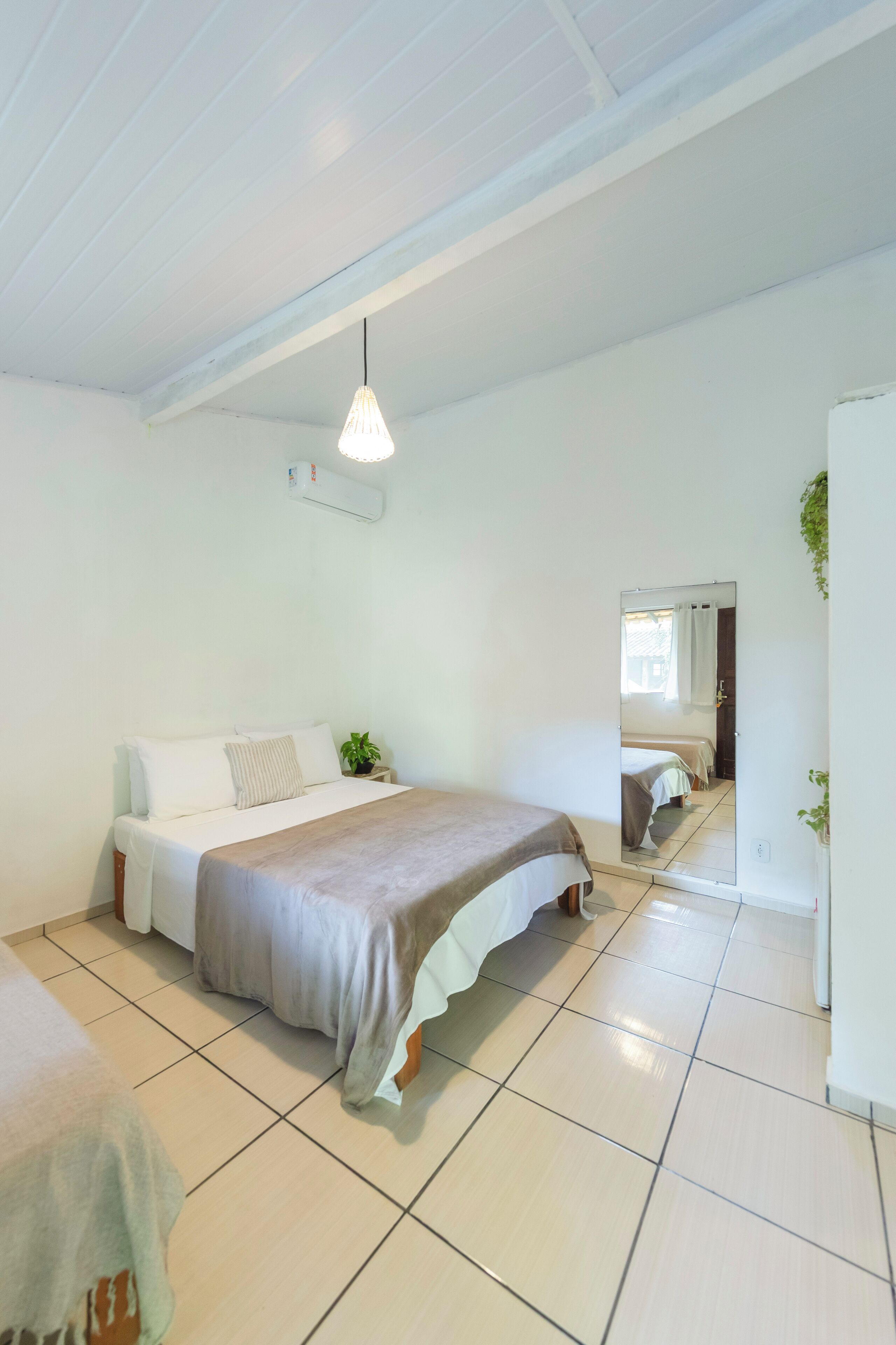 Wifi gratis y ropa de cama