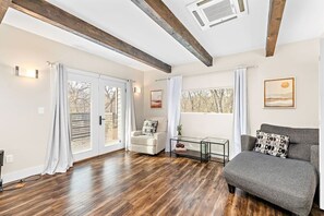 單棟房屋, 4 間臥室 | 客廳