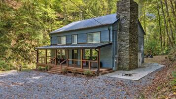 Cabin, 4 Bedrooms | Exterior