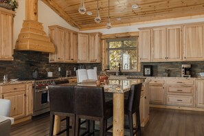 Private kitchen - 59 - Eagles Peak Lodge 4 Bedroom Home (Big Bear Lake)