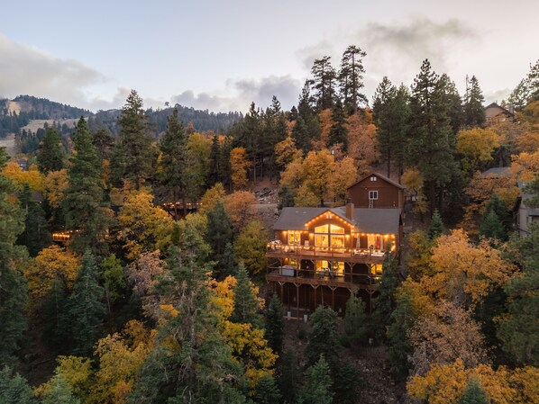 Exterior - 59 - Eagles Peak Lodge 4 Bedroom Home (Big Bear Lake)