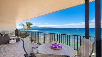 Condo, 2 Bedrooms | Outdoor dining