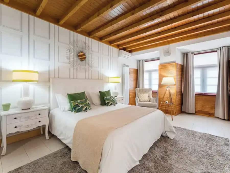 Superior Studio Suite | Desk, laptop workspace, free WiFi, bed sheets