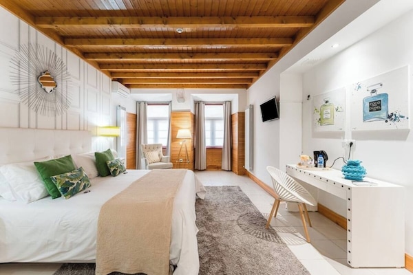 1 bedroom, desk, laptop workspace, free WiFi