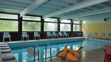 Indoor pool, pool loungers