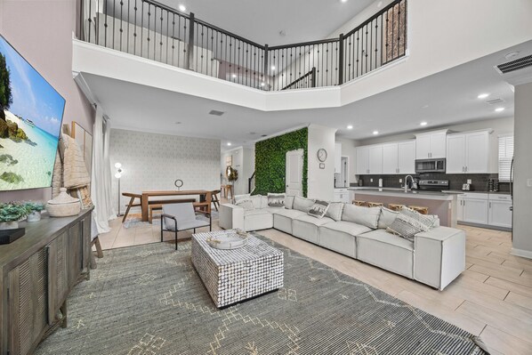 TV - Prime Disney Area ºoº Modern Decor Pool and Spa - Family Escape! (Kissimmee)