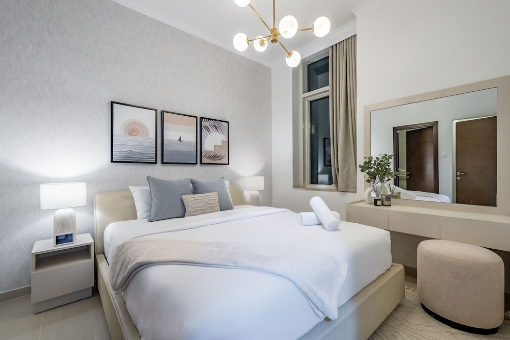 Stunning 1BR at Botanica Tower 1, Dubai Marina by Deluxe Holiday Homes