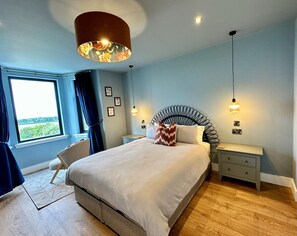 2 soverom, strykejern/-brett, reiseseng for barn og wi-fi (inkludert)