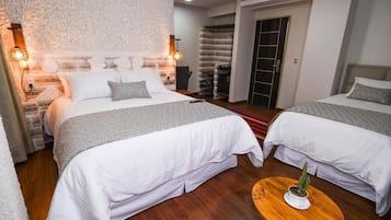 Comfort Triple Room | Desk, laptop workspace, WiFi (free)