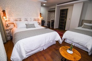 Chambre Triple Confort | Bureau, espace de travail pour ordinateur portable, Wi-Fi gratuit