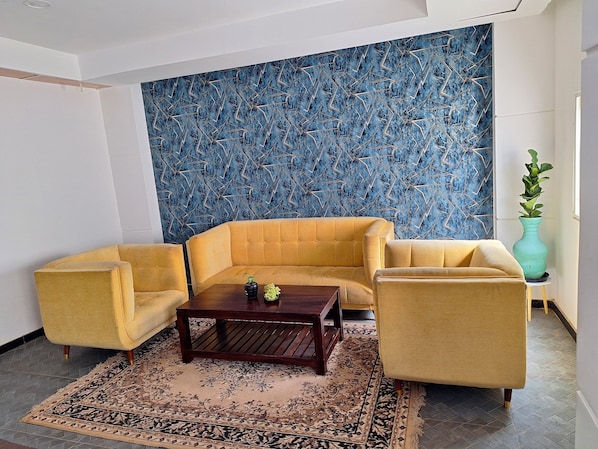 Deluxe Duplex | Living area