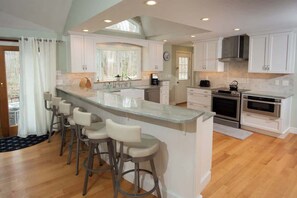 Parrilla de estufa, cafetera y tetera y periquera 