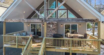 New Modern Luxe Lakeview Retreat: Lake Access, HotTub, Game Room, Firepits, Pets