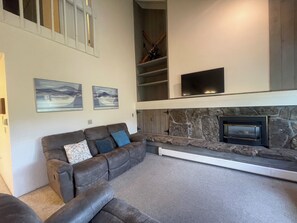 TV, fireplace - 30 Night Min. 2 bedrooms plus loft , sleep 8! (Breckenridge)