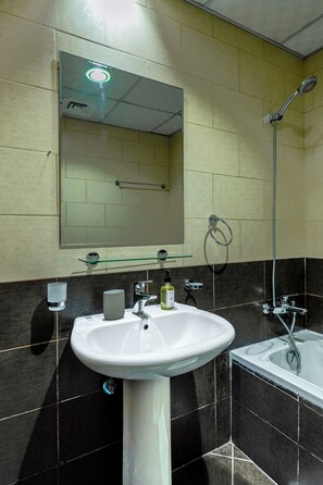 Appartement Confort, balcon | Salle de bain