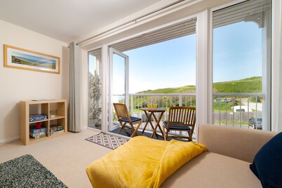 Dog friendly, two bedroom holiday apartment with balcony in Mortehoe, North Devon.