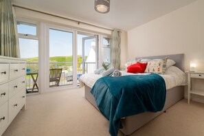 2 soverom, reiseseng for barn, internettilgang og sengetøy