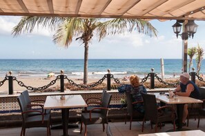 Outdoor dining - Las Nasas 1 by VillaGranCanaria (San Agustin)