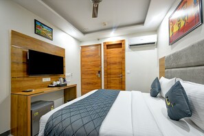 Deluxe Double or Twin Room, City View | Laptop workspace, iron/ironing board, free WiFi - Hotel Le Premier (New Delhi)