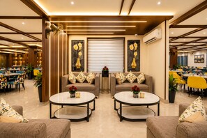 Living area - Hotel Le Premier (New Delhi)