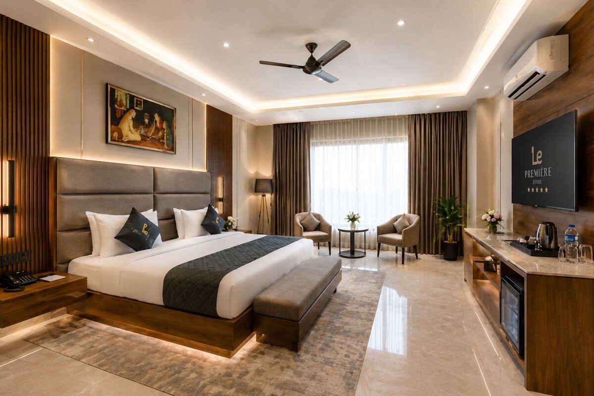 Premium Room | Laptop workspace, iron/ironing board, WiFi (free)