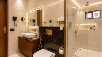 Superior Twin Room | Bathroom