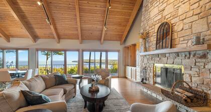 Stunning 5-bedroom, 4.5-bath Bluff home with Spectacular, Panoramic Bay Views