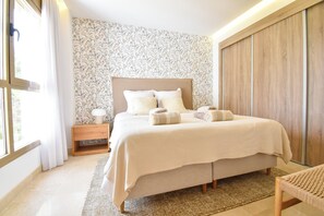 3 chambres, fer et planche à repasser, lit parapluie, Wi-Fi gratuit