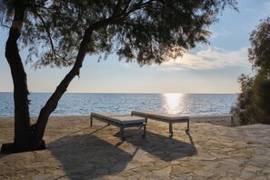 Property grounds - Villa Plomari On The Sea- Entire House or Split Villa (Agios Isidoros)