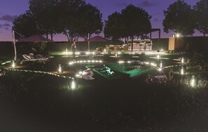 Piscine extérieure (ouverte en saison)