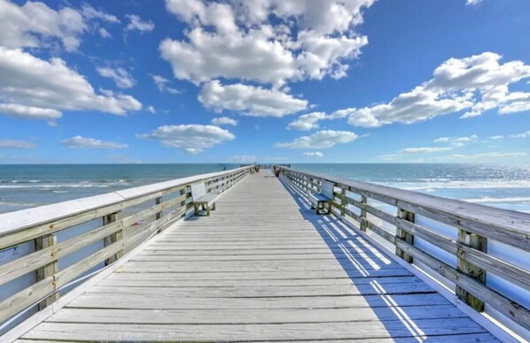 Plage, chaises longues
