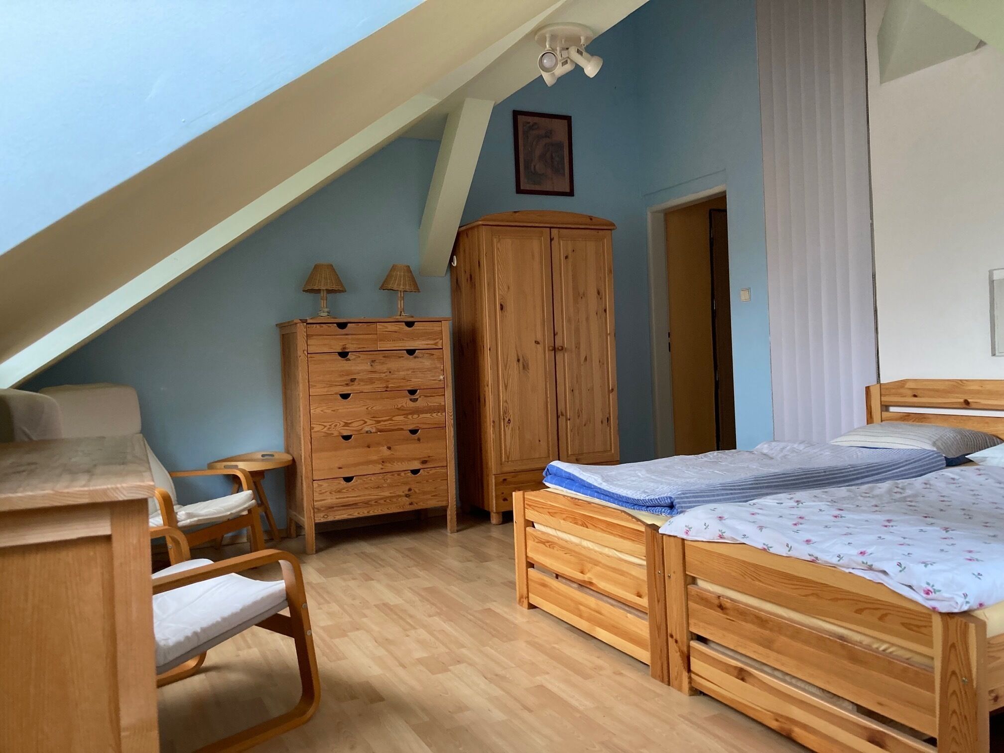 4 bedrooms, iron/ironing board, WiFi
