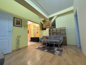Lobby - BIG 4-room apartman in city center, in delightful Bratislava with WiFi (Bratislava)