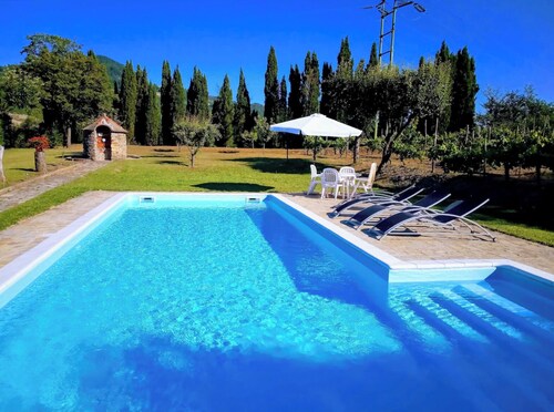 Beautiful villa with private pool in large garden in one of the borghi più belli