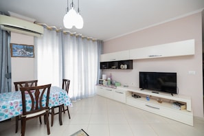 House - The Blue Apartment 2BR Balcony Seaview (Vlorë)