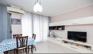 House - The Blue Apartment 2BR Balcony Seaview (Vlorë)