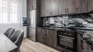 House - City Escape Apartment Cozy 2BR (Rrethinat)