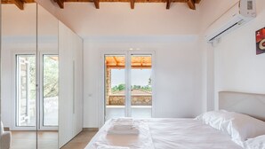 House | 4 bedrooms - Siar The Large Villa Garden Beach Access (Lukovë)