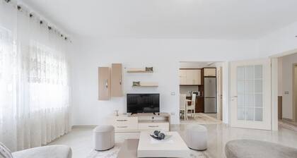 Hometown Apartment in Gjirokaster