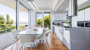 House | 4 bedrooms - Sunrise The Twin Villa (Shkodër)