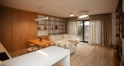 The Luxury Garden Apartment