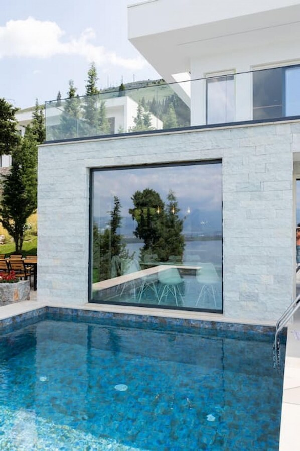 4 bedrooms
