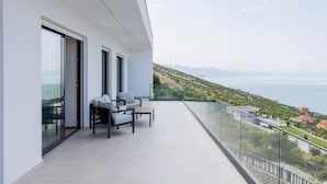 House | 4 bedrooms - The Luxury Villa Private Pool Lake View (Shkodër)
