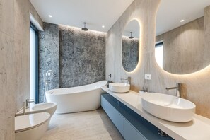 House, Smoking | 5 bedrooms - Villa Serenity Luxury Lakeside Manor (Shkodër)