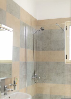 House | 3 bedrooms - Central Seaview Apartment 2BR in Vlor (Vlorë)