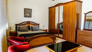 2 bedrooms - City Grove Blooms and Beds 2BR With City Views (Gjirokastër)